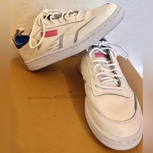 Reebok, size US 7.5 women’s shoe.